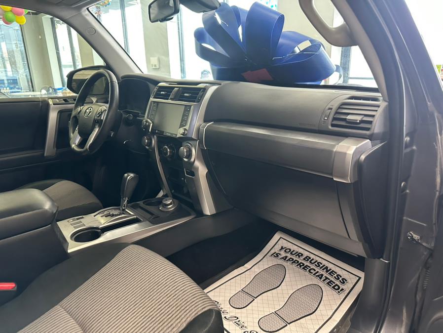 Vehicle image 36 of 56