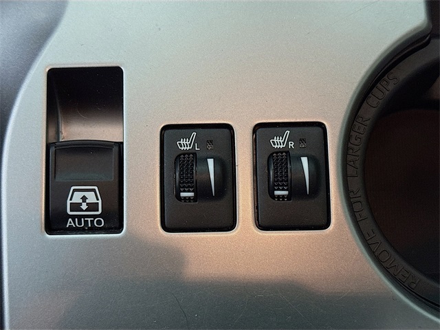 Vehicle image 29 of 32