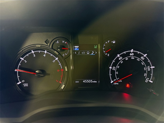 Vehicle image 21 of 32