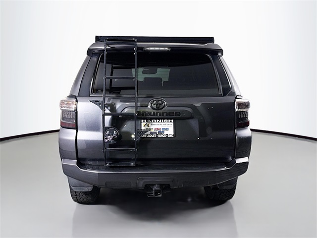 Vehicle image 6 of 32
