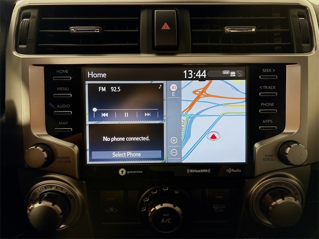 Vehicle image 23 of 32