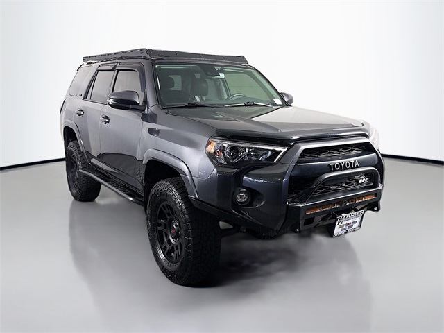 Vehicle image 3 of 32
