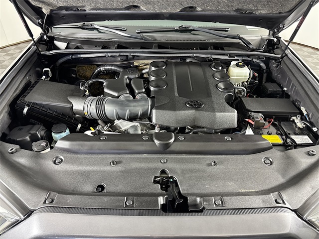 Vehicle image 9 of 32