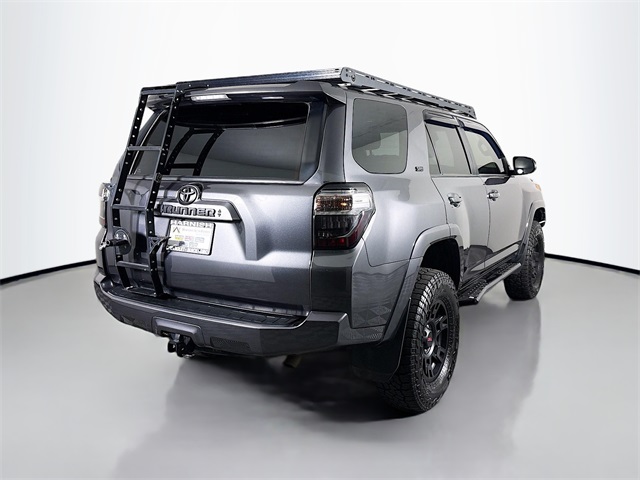 Vehicle image 5 of 32