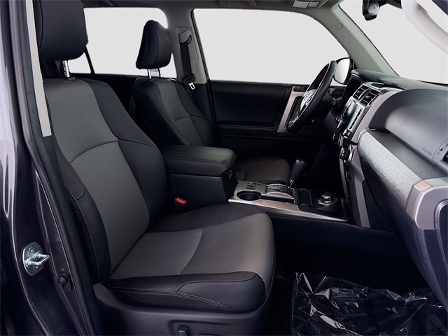 Vehicle image 12 of 32