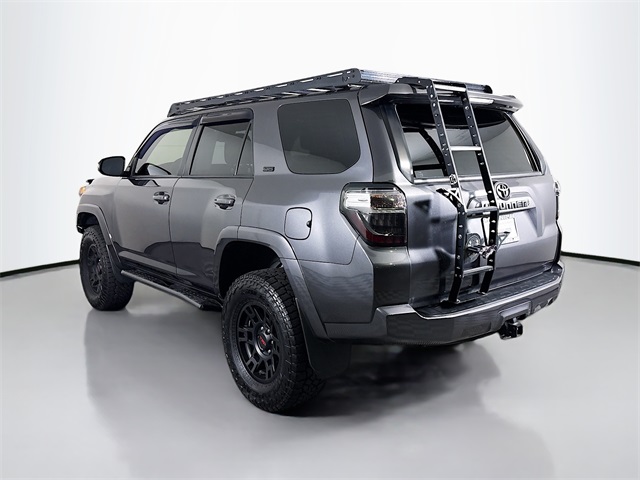 Vehicle image 7 of 32