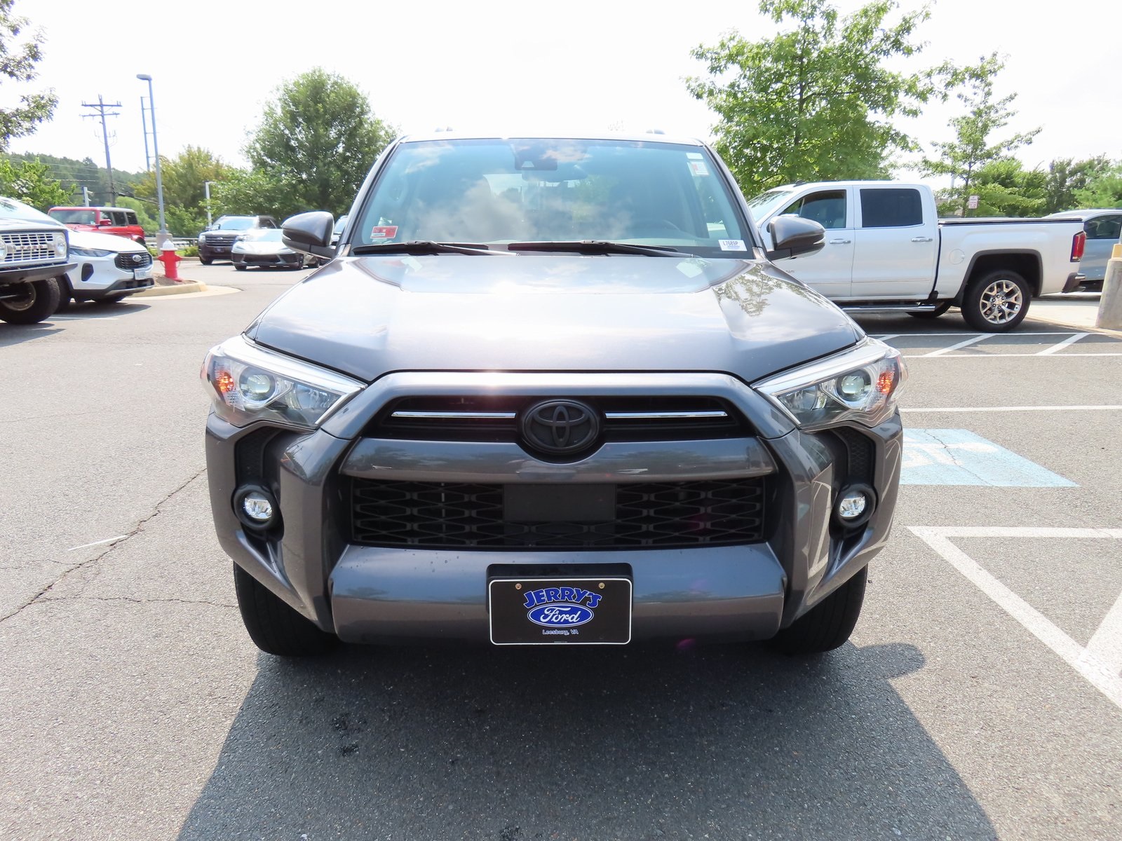 2022 Toyota 4Runner SR5 Premium Image 4 of 39