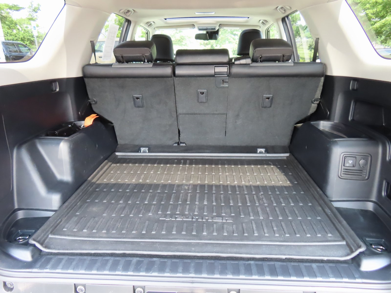 2022 Toyota 4Runner SR5 Premium Image 11 of 39