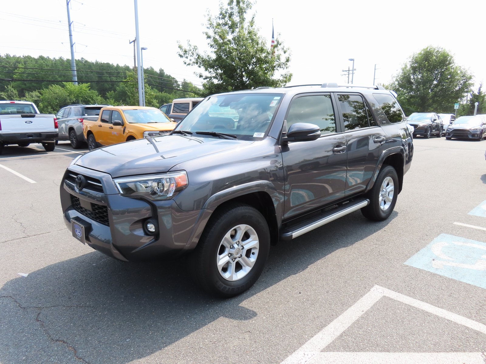 2022 Toyota 4Runner SR5 Premium Image 1 of 39