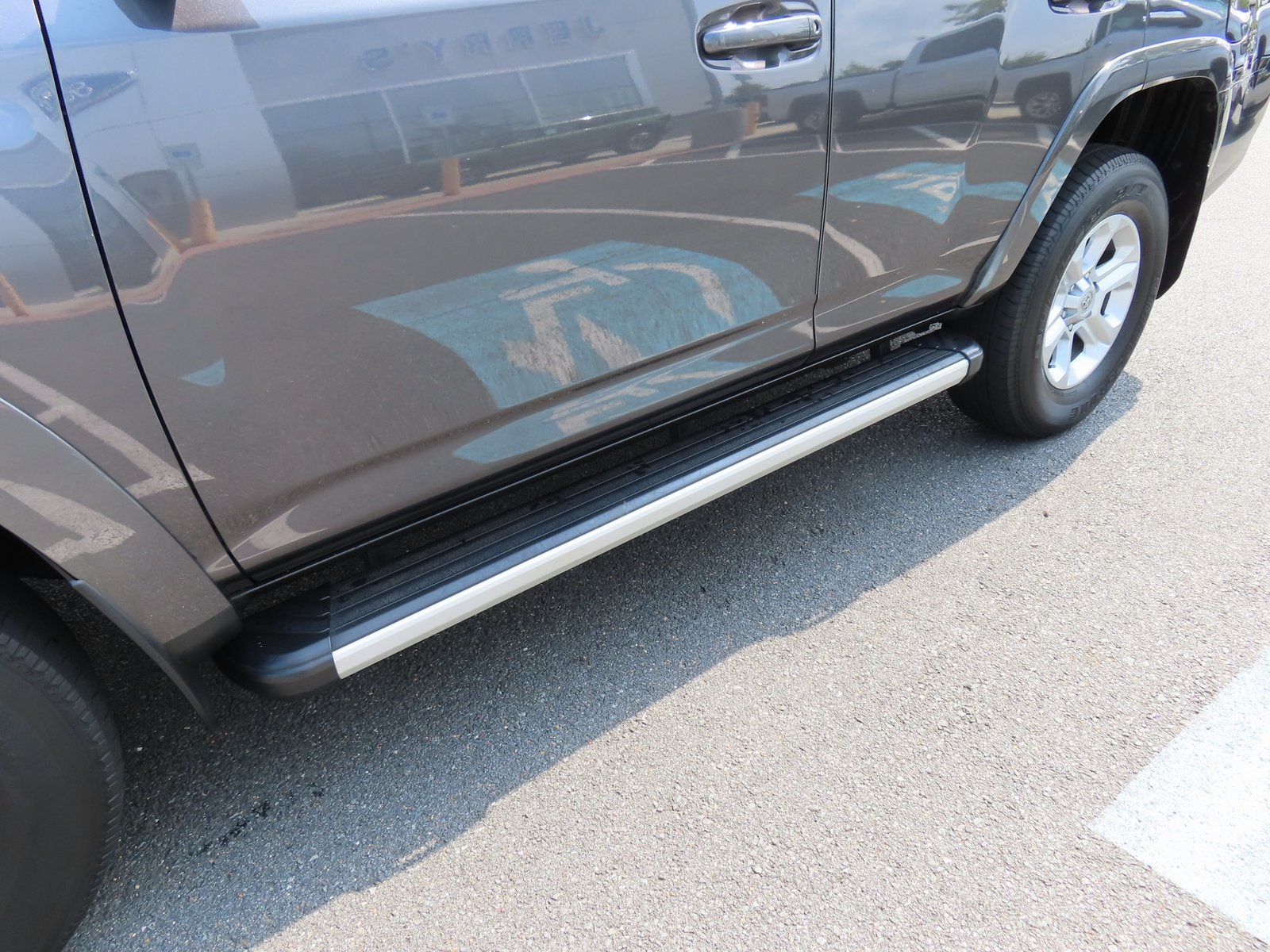 2022 Toyota 4Runner SR5 Premium Image 3 of 39