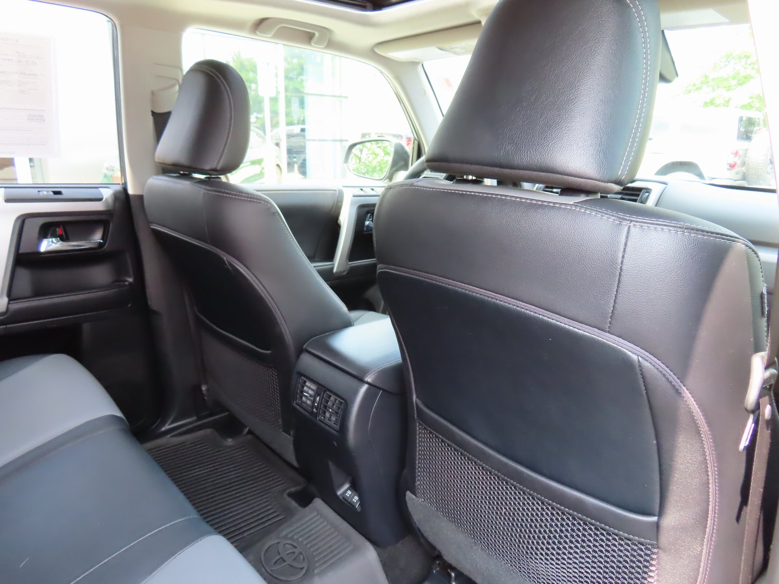 2022 Toyota 4Runner SR5 Premium Image 15 of 39