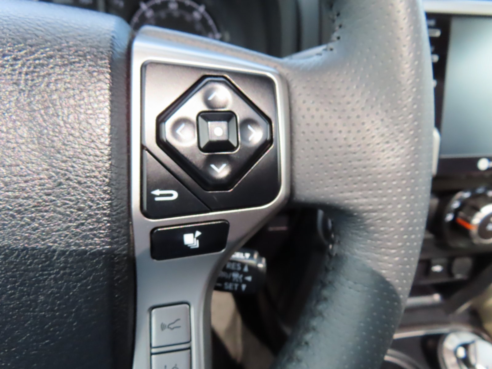 2022 Toyota 4Runner SR5 Premium Image 35 of 39