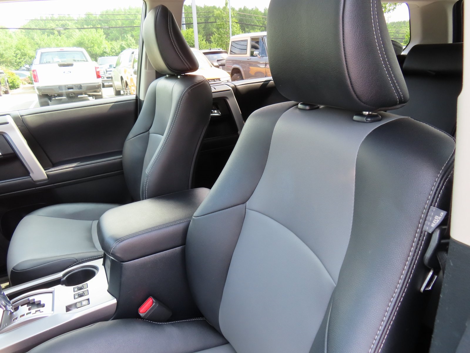 2022 Toyota 4Runner SR5 Premium Image 16 of 39