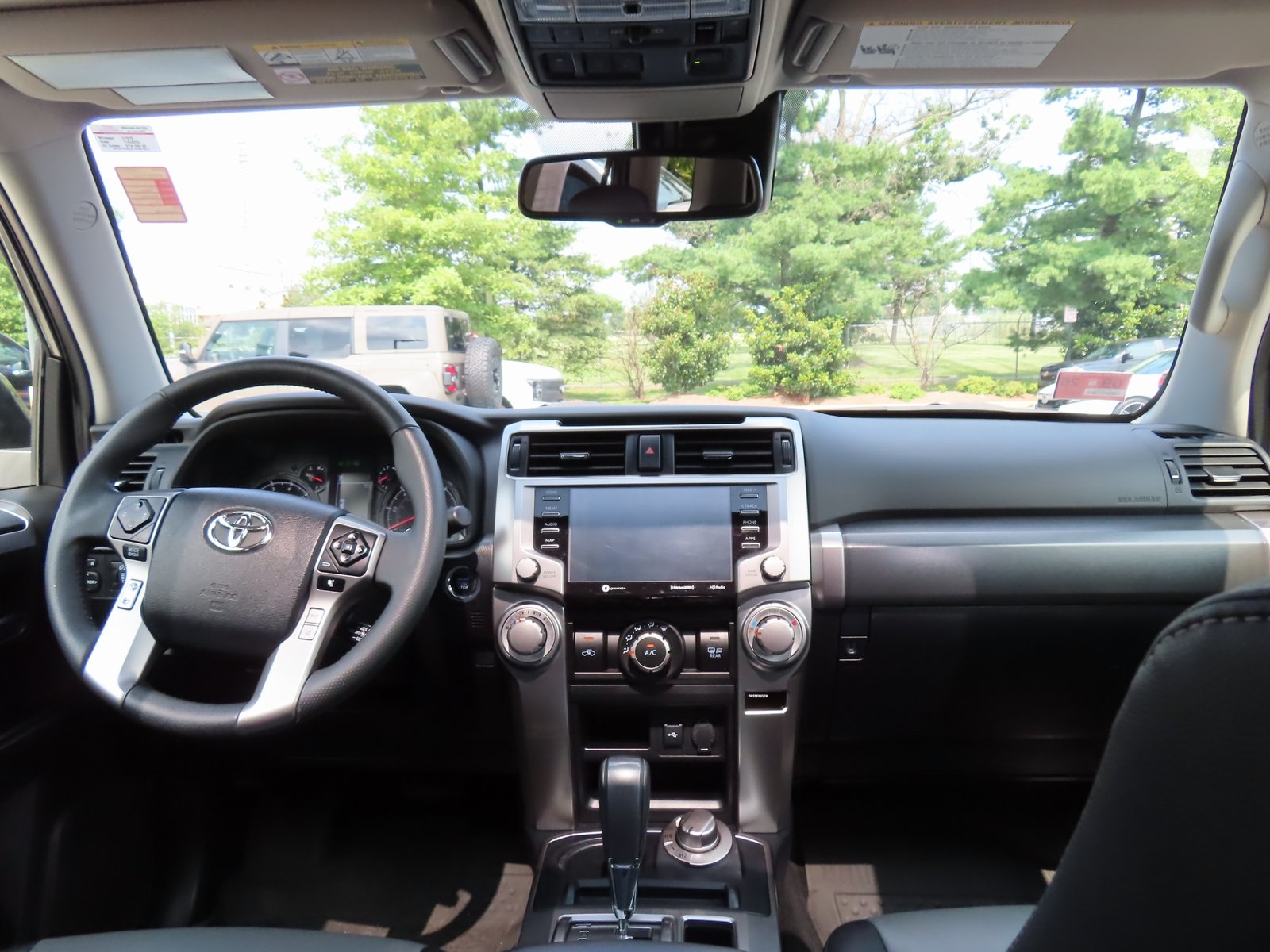 2022 Toyota 4Runner SR5 Premium Image 18 of 39