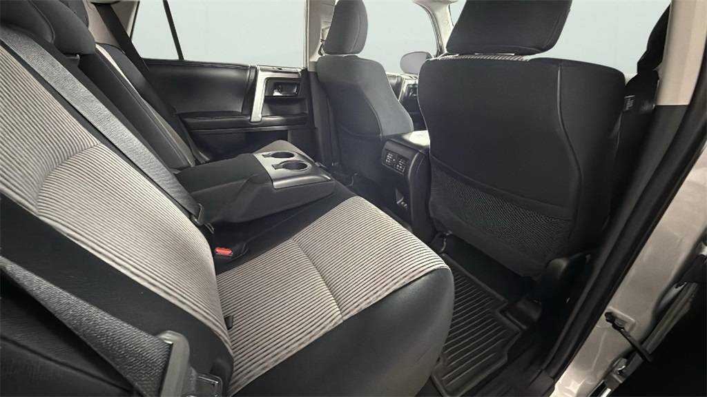 Vehicle image 19 of 36