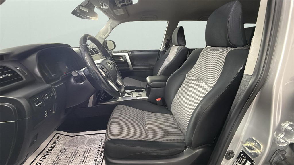 Vehicle image 21 of 36
