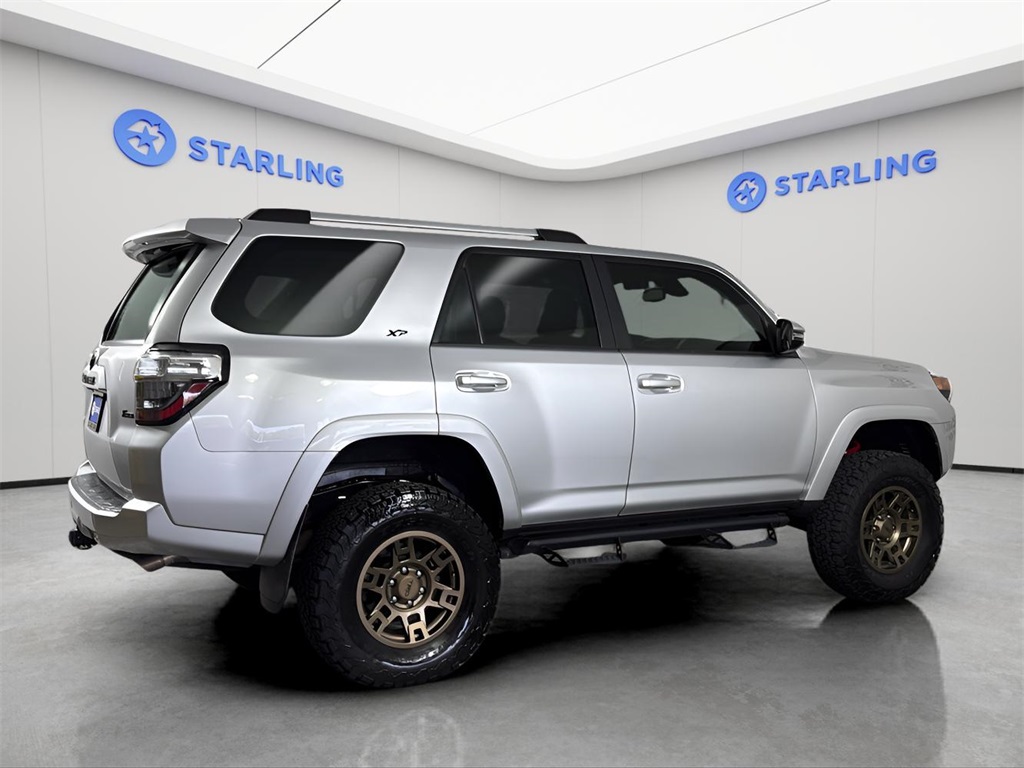 Vehicle image 11 of 36