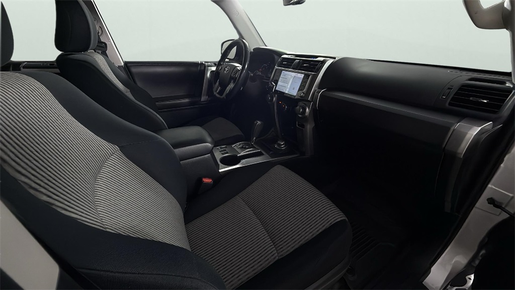 Vehicle image 22 of 36