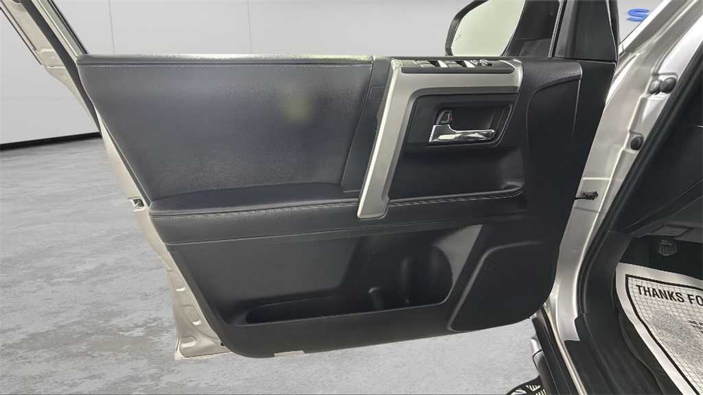 Vehicle image 29 of 36