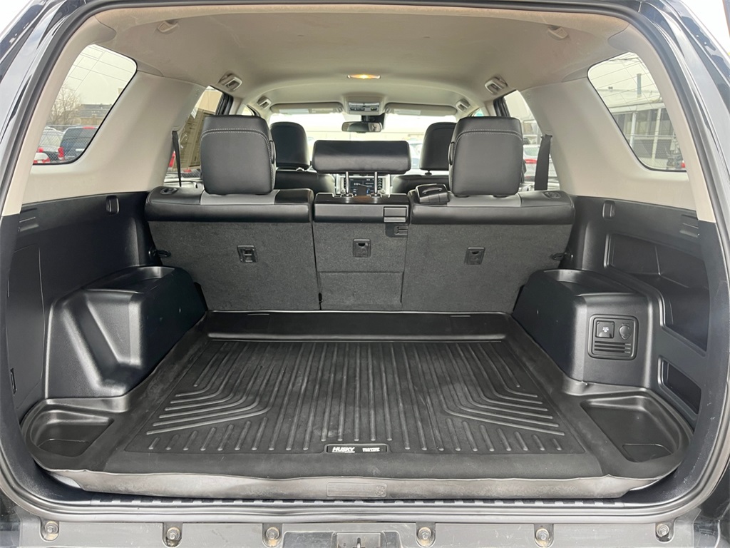 Vehicle image 36 of 44