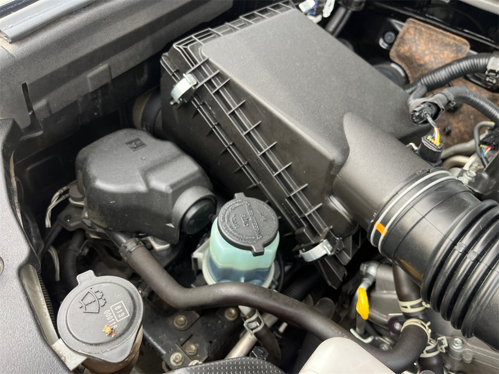 Vehicle image 42 of 44