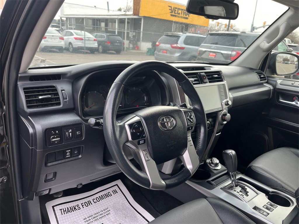 Vehicle image 19 of 44
