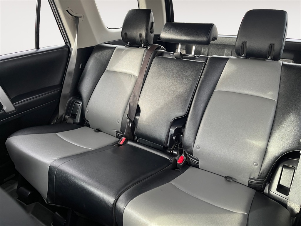 Vehicle image 13 of 44