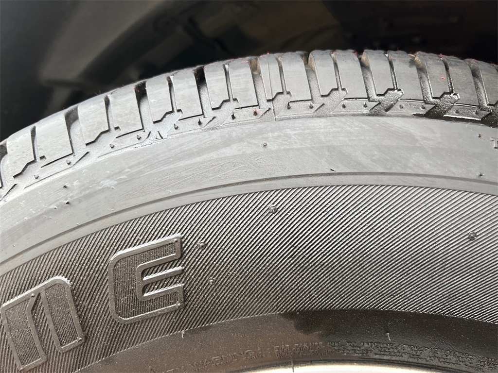 Vehicle image 34 of 44