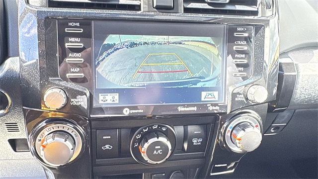 Vehicle image 20 of 32