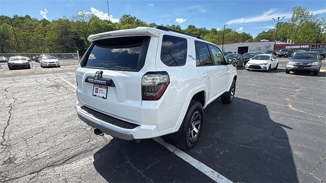 Vehicle image 5 of 32