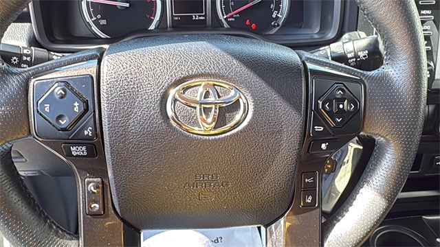 Vehicle image 18 of 32