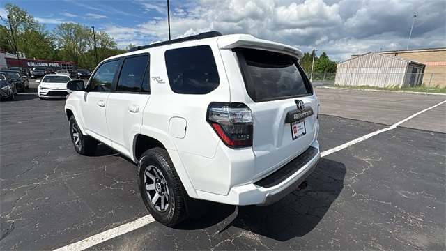 Vehicle image 6 of 32
