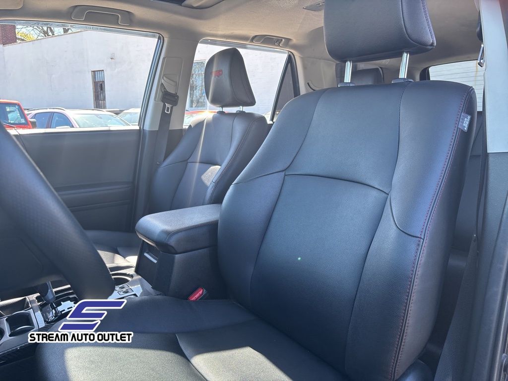 Vehicle image 24 of 38