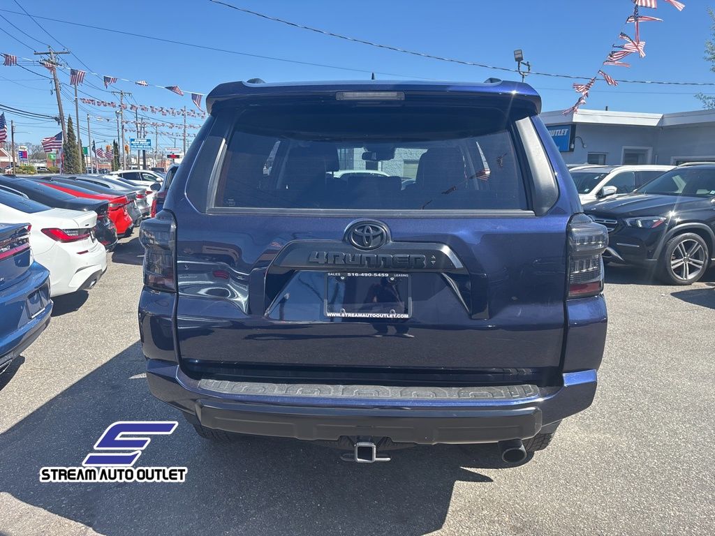 Vehicle image 9 of 38