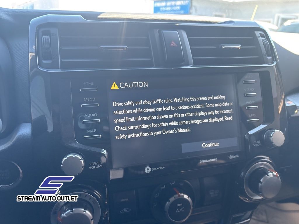 Vehicle image 32 of 38