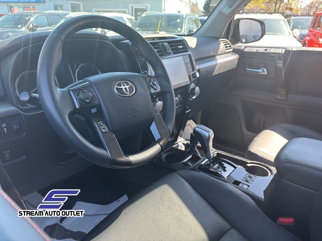 Vehicle image 23 of 38
