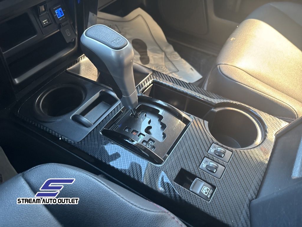 Vehicle image 36 of 38