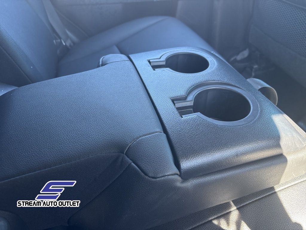 Vehicle image 16 of 38