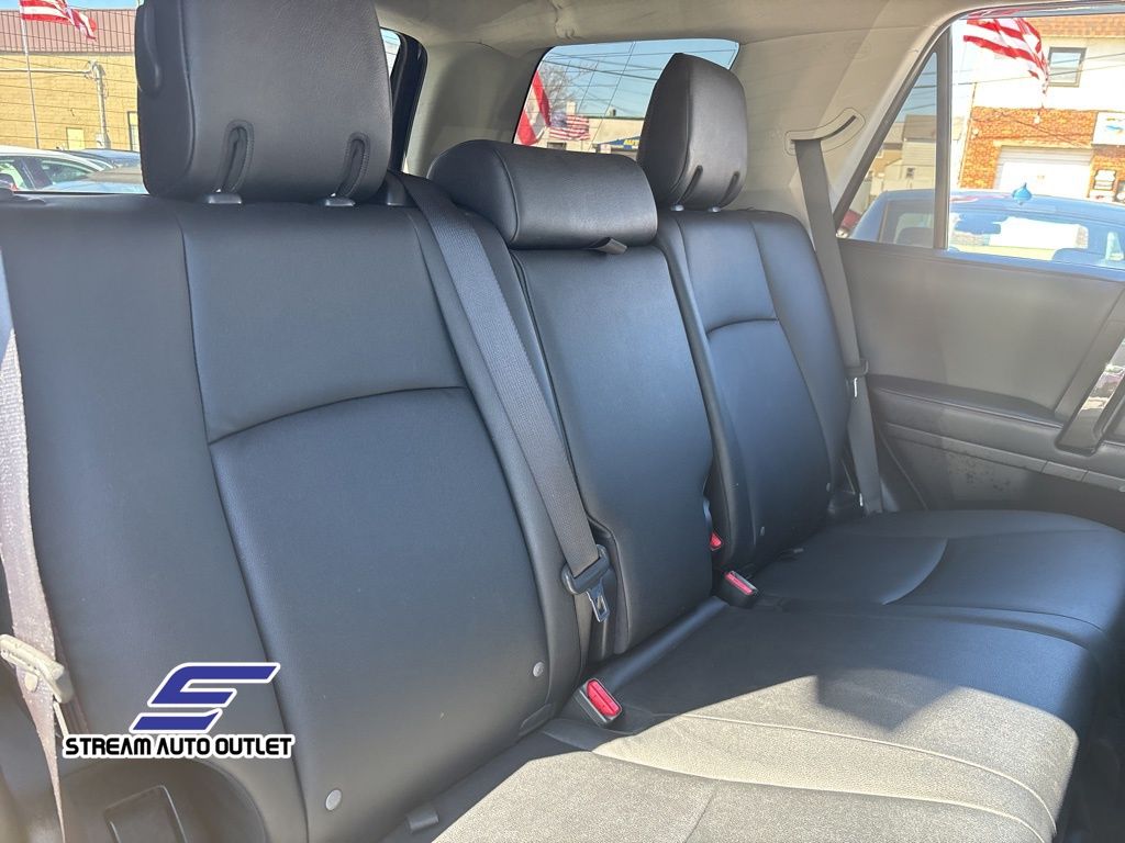 Vehicle image 13 of 38