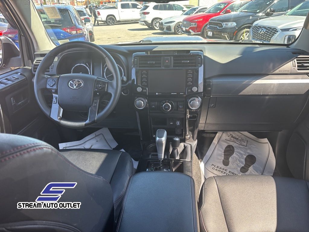 Vehicle image 18 of 38