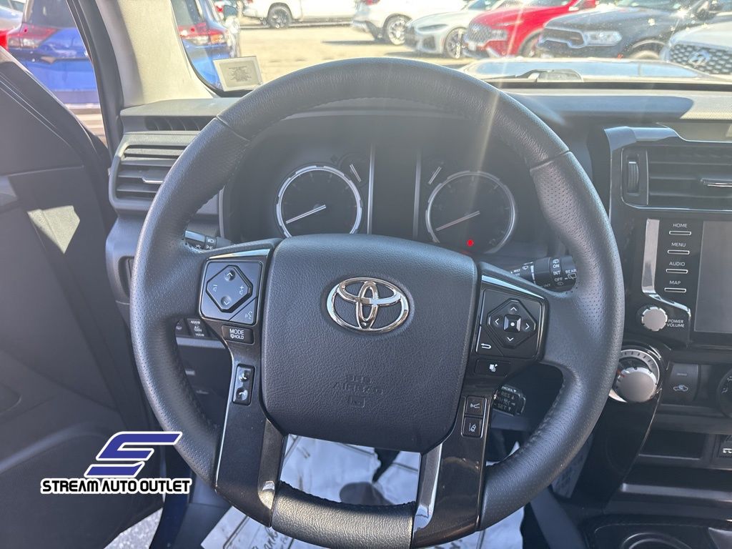 Vehicle image 29 of 38