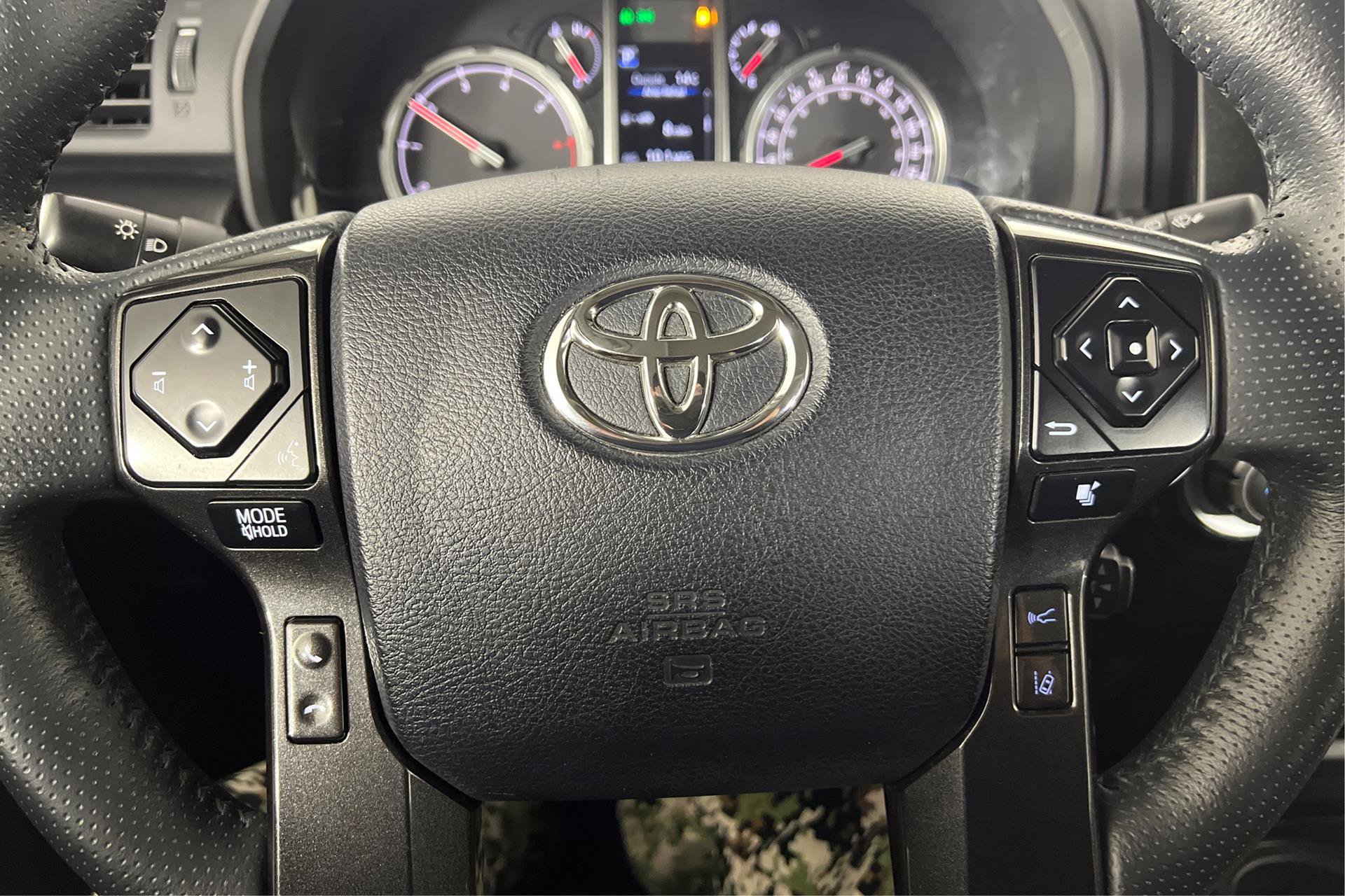 Vehicle image 14 of 29