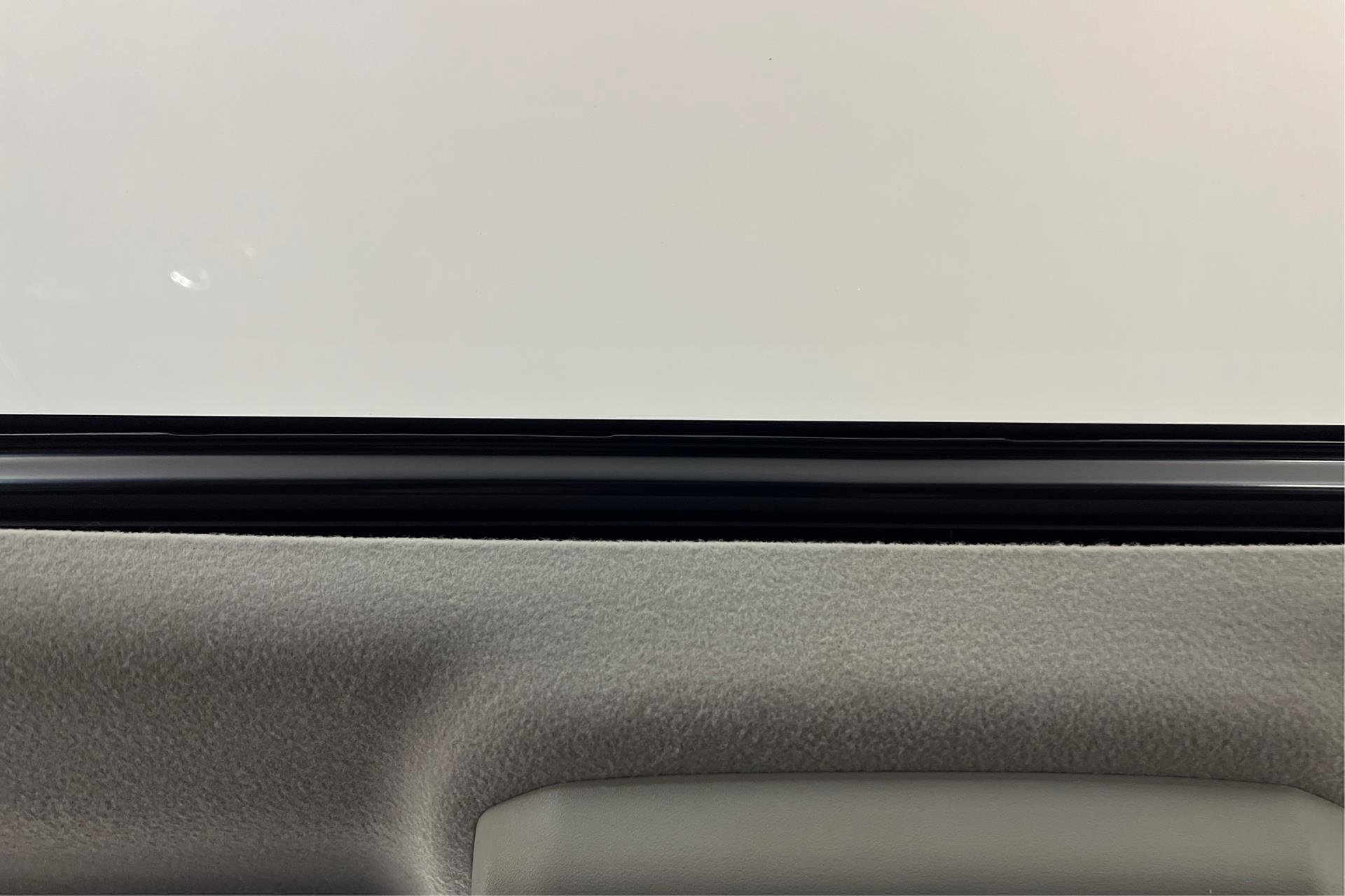 Vehicle image 18 of 29