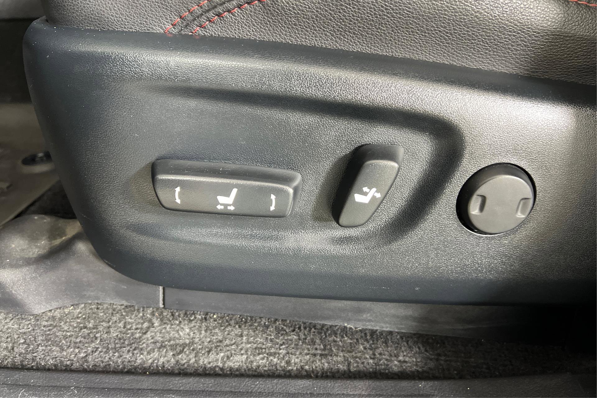 Vehicle image 15 of 29