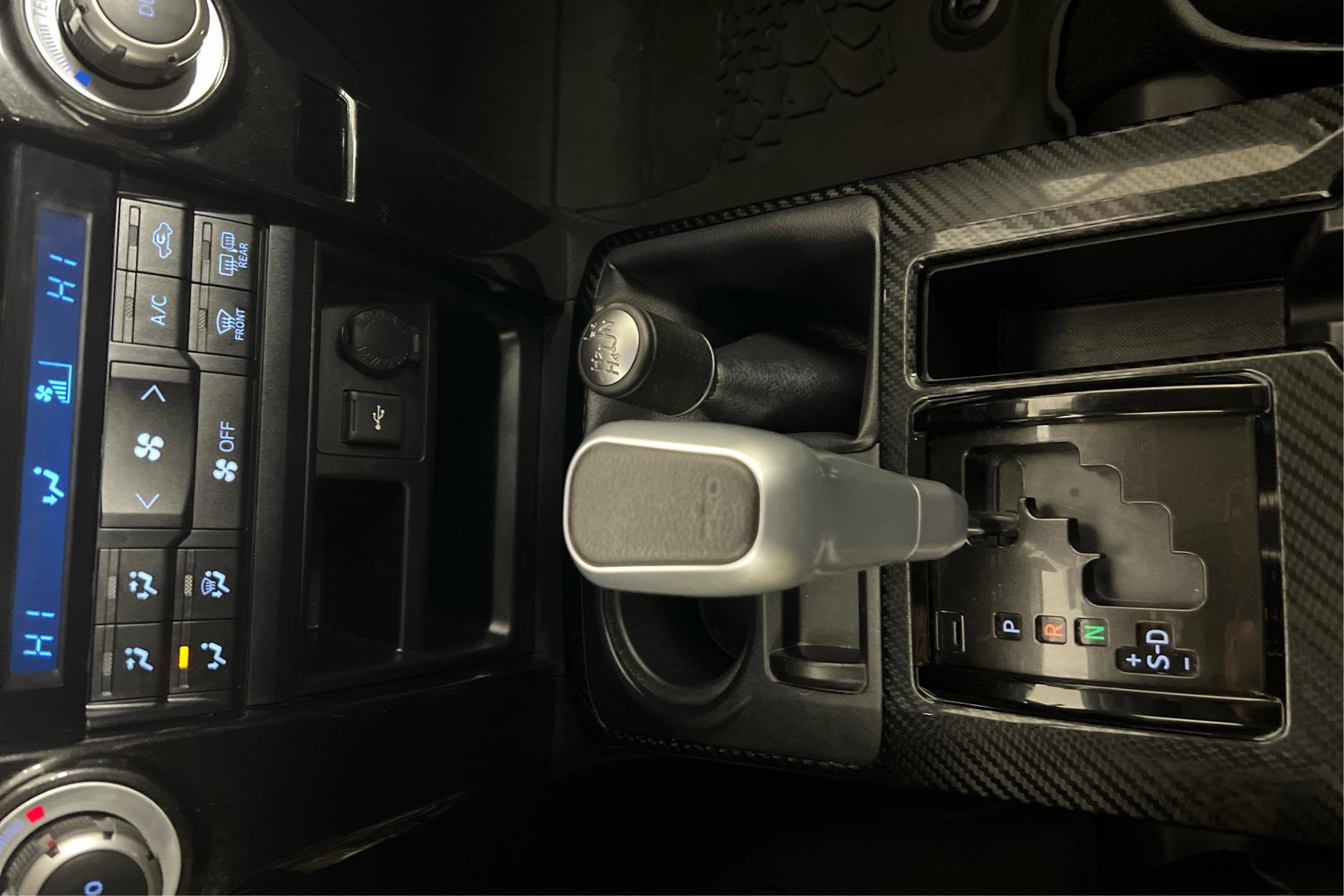 Vehicle image 11 of 29