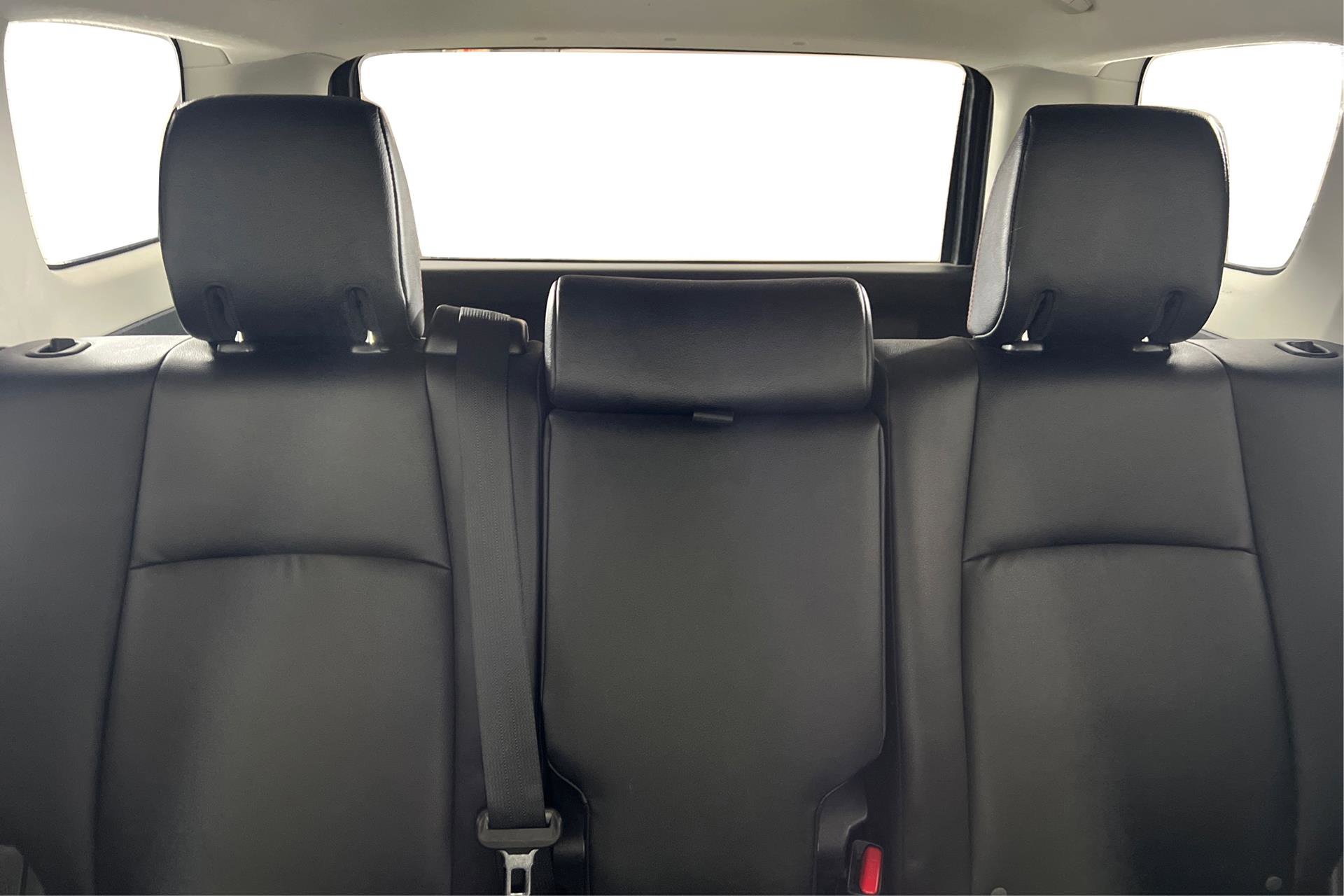 Vehicle image 10 of 29