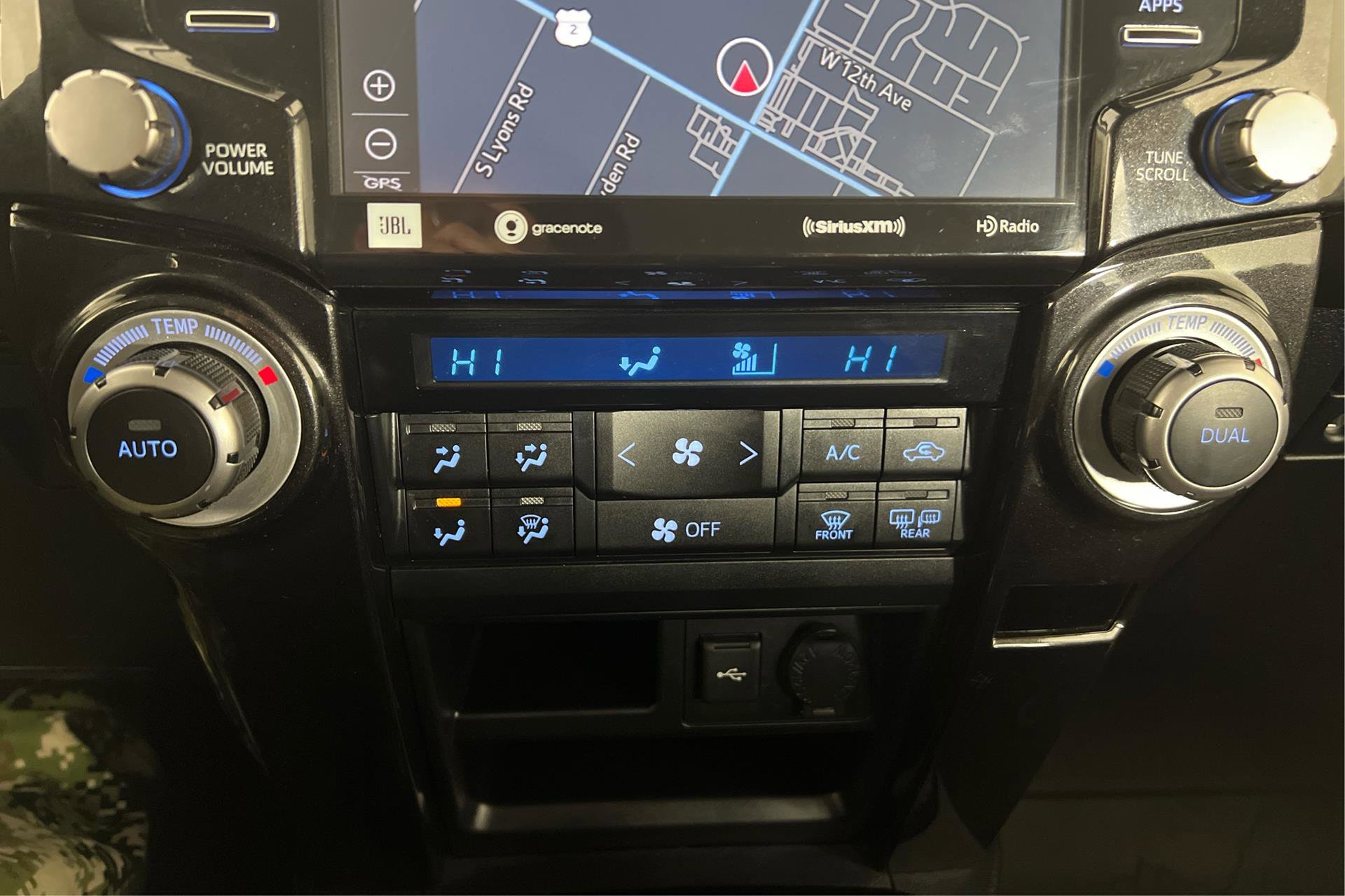 Vehicle image 24 of 29