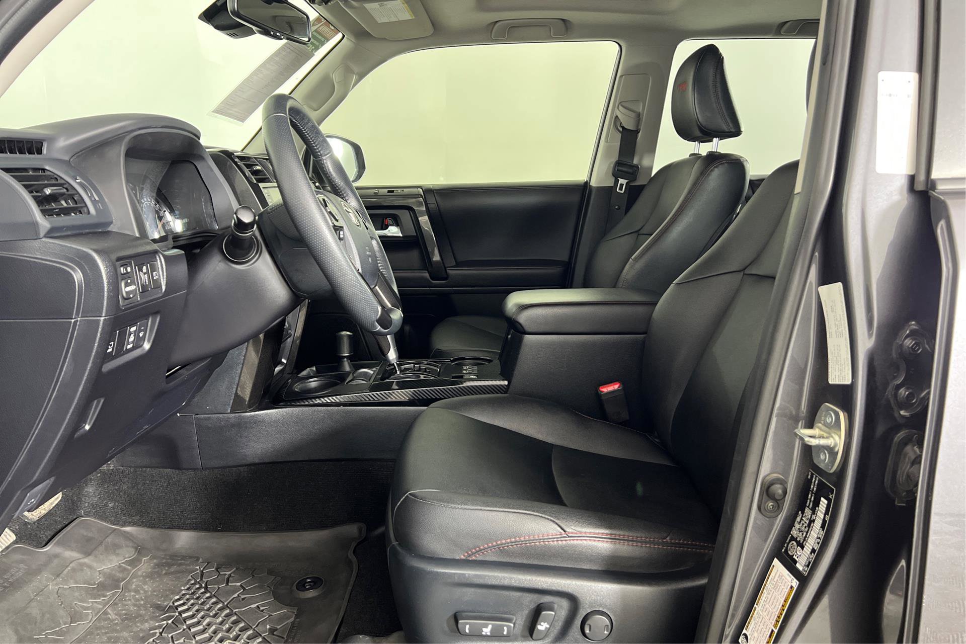 Vehicle image 7 of 29