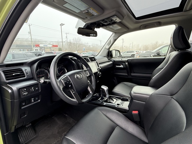 Vehicle image 19 of 45