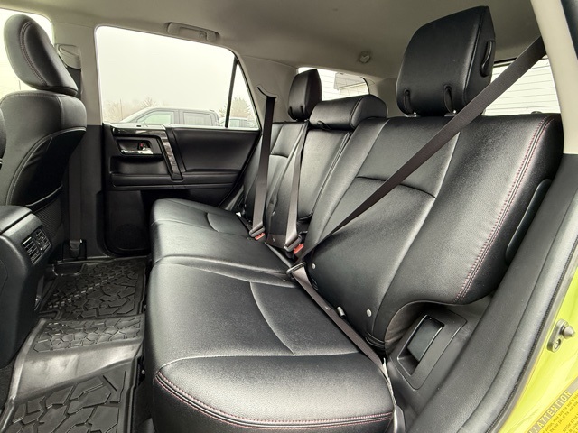 Vehicle image 21 of 45